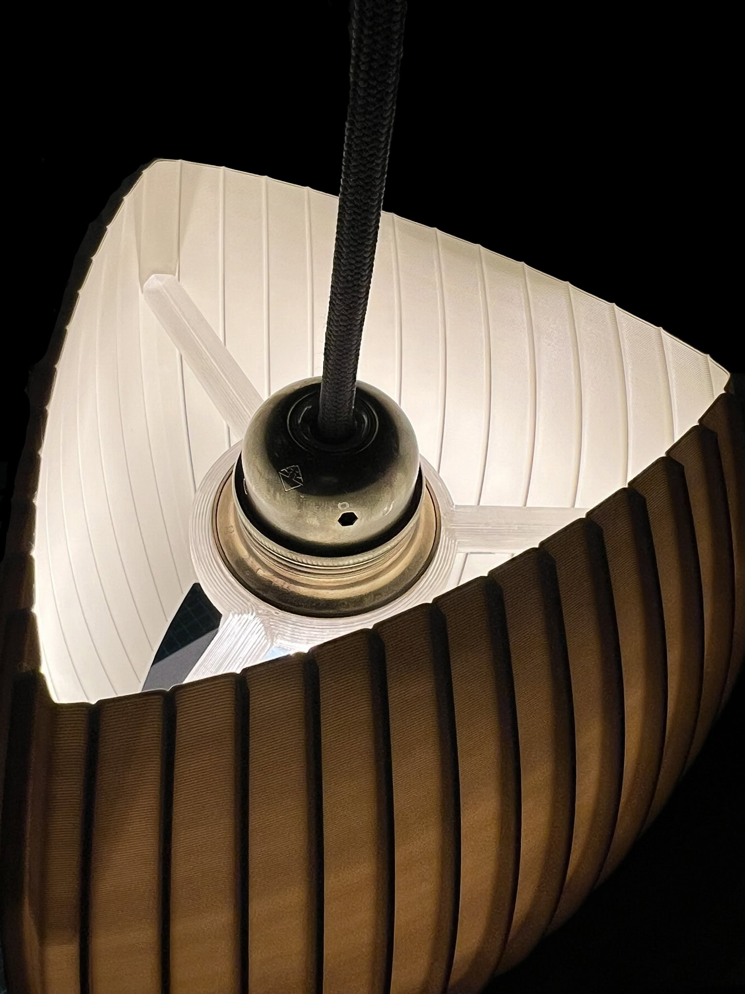 Triangle pendant Lamp Kaki - Image 10